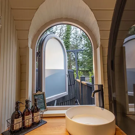 The Forest At Mount Congreve Gardens Ferienpark