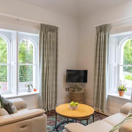 The Forest At Mount Congreve Gardens Ferienpark