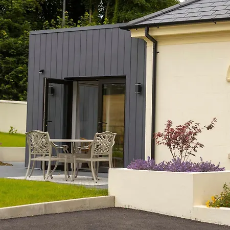 The Forest At Mount Congreve Gardens Ferienpark *