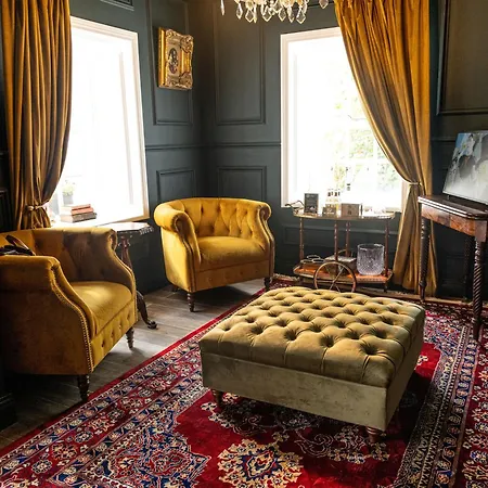 The Forest At Mount Congreve Gardens Ferienpark *